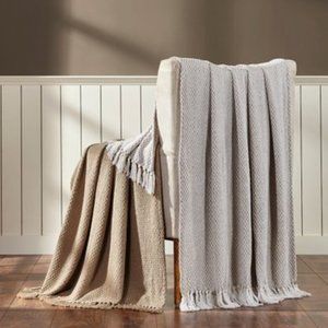 NWT ECO Madison Park Cotton Fringe Throw - Set of Two